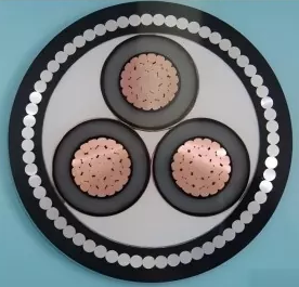 Kokie eksploataciniai reikalavimai keliami vidutinės įtampos elektros kabelių izoliacinėms medžiagoms?